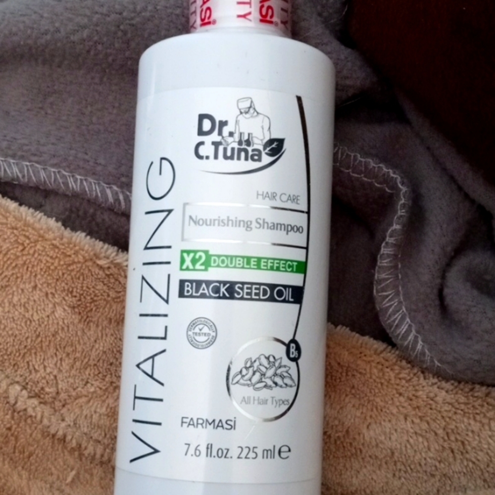 Dr. C. Tuna Nourishing Shampoo